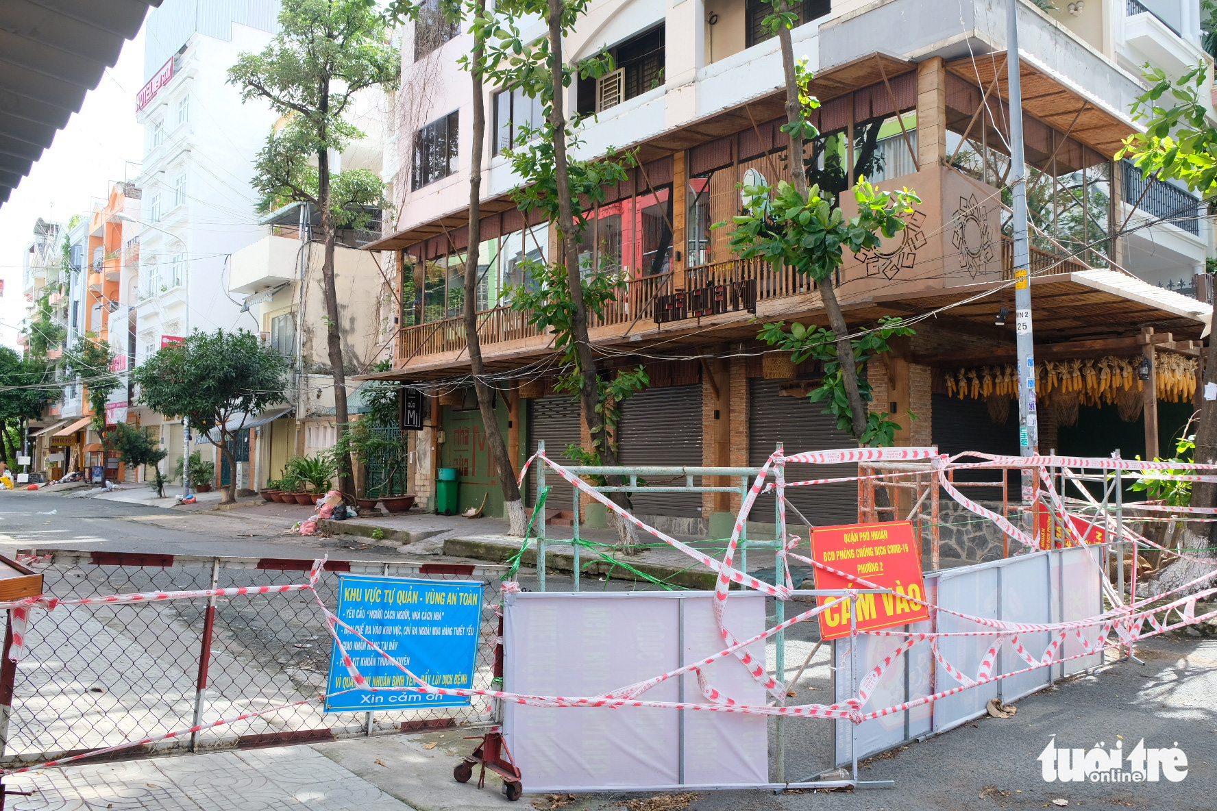 A street section is barricaded in Ho Chi Minh City, September 9, 2021. Photo: Bong Mai / Tuoi Tre