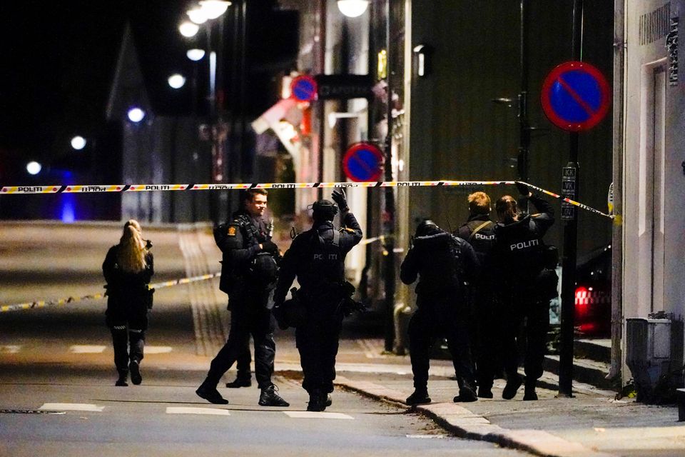 Police officers investigate after several people were killed and others were injured by a man using a bow and arrows to carry out attacks, in Kongsberg, Norway, October 13, 2021. Photo: Hakon Mosvold/NTB/via Reuters