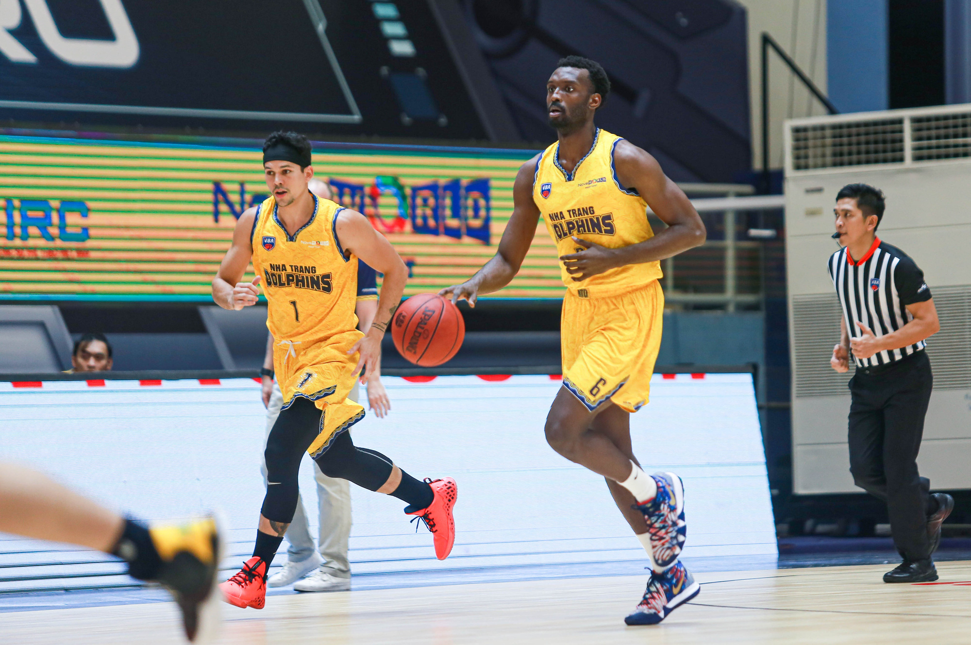 Kevin Dasom (L) and Christopher Galbreath of Nha Trang Dolphins. Photo: VBA