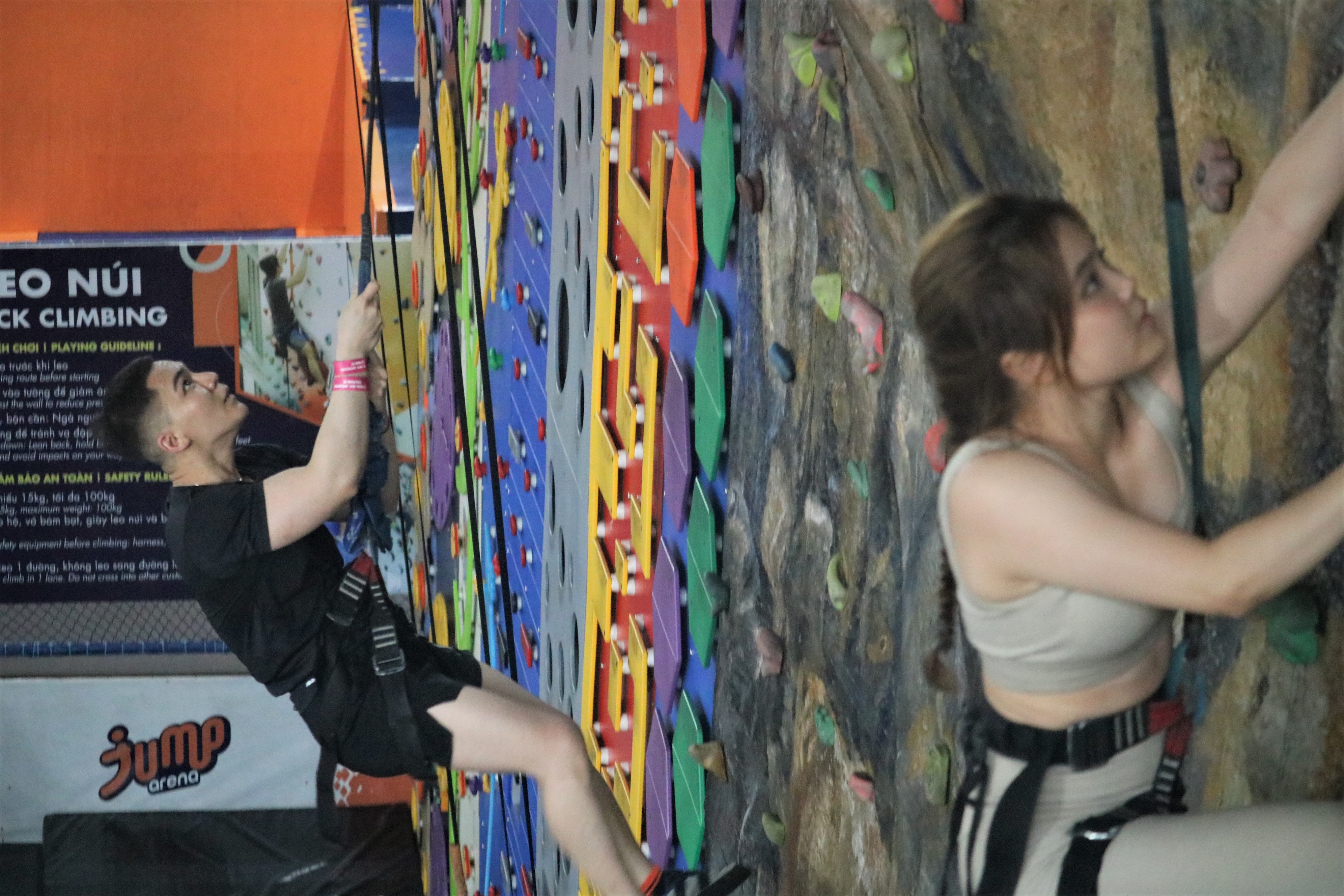 Visitors rock climb at Jump Arena in District 7, Ho Chi Minh City on November 20, 2021. Photo: Hoang An / Tuoi Tre News
