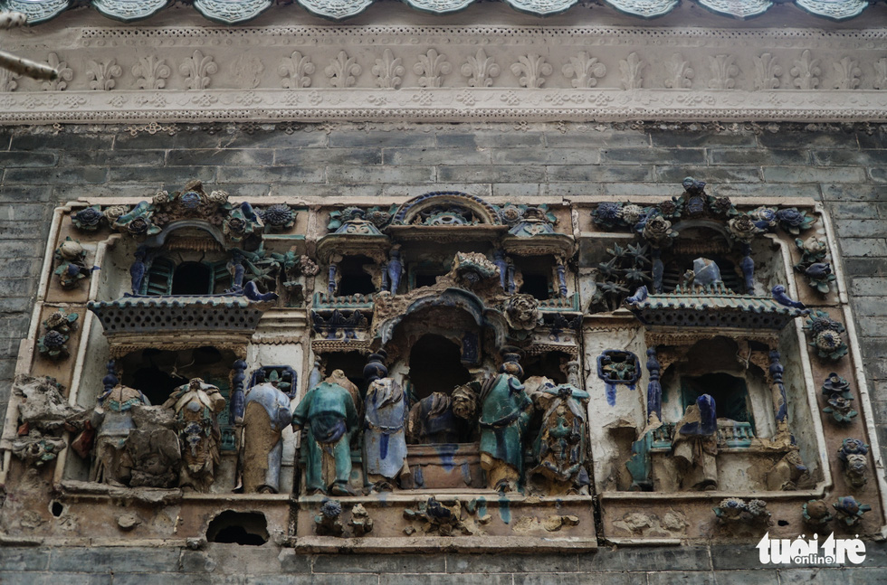 The Cantonese Assembly Hall tells the Cantonese stories in its meticulous statues and reliefs. Photo: Nguyen Hien / Tuoi Tre