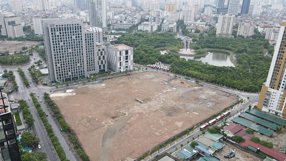 The image shows the site that the U.S. government has purchased in Cau Giay District of Vietnam’s capital Hanoi for its new embassy. Photo: L.Q. / Tuoi Tre