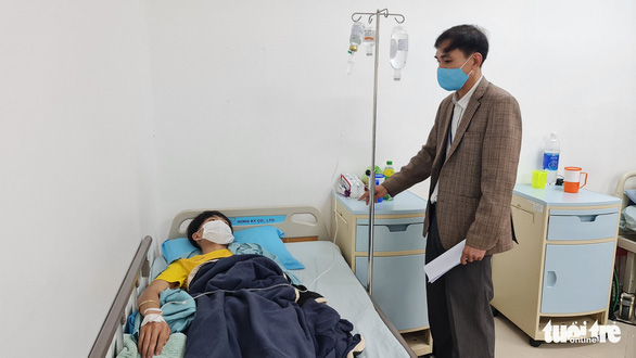A local boy was hospitalized after eating food at Lien Hoa Bakery. Photo: M.V. / Tuoi Tre