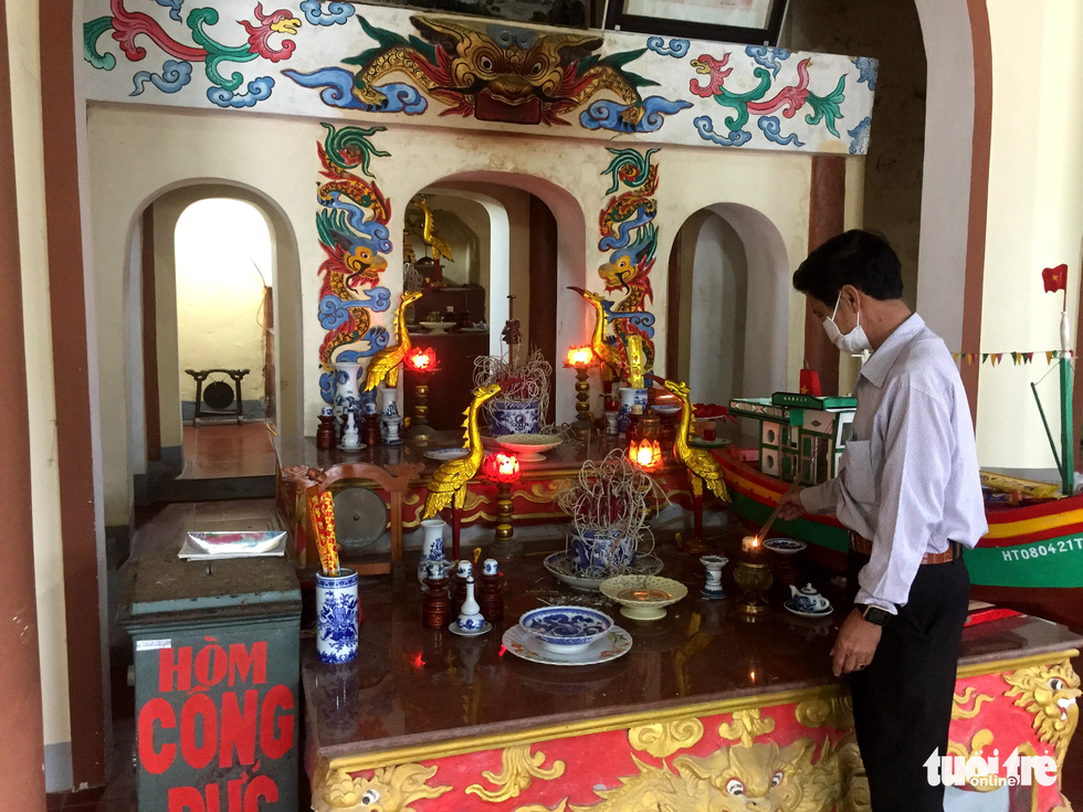 The main shrine to worship the Nam Hai Nhan Ngu Ton Than. Photo: Le Minh / Tuoi Tre