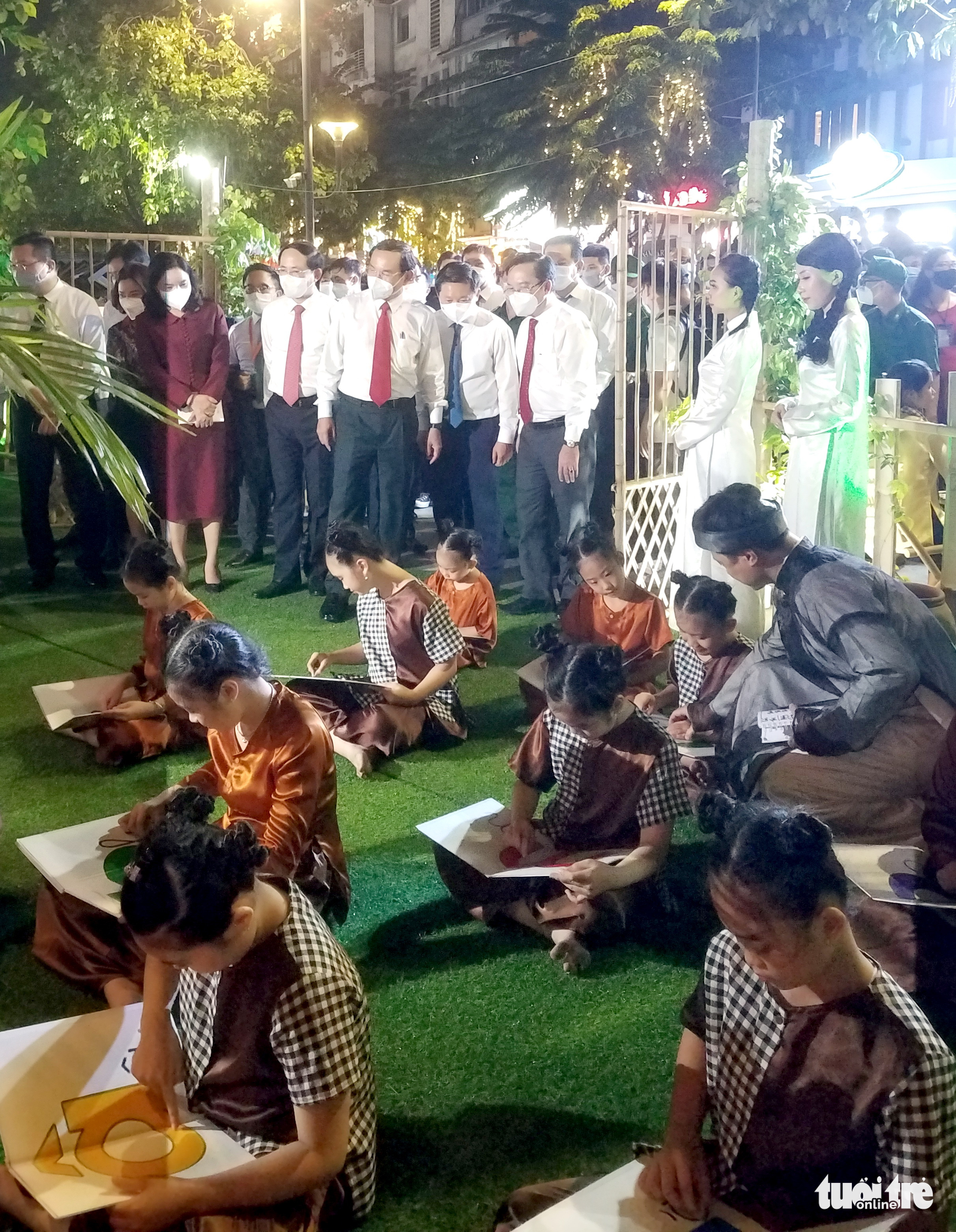 A performance at the opening ceremony of the first Vietnam Book and Reading Culture Day on Nguyen Hue Pedestrian Street in District 1, Ho Chi Minh City, April 19, 2022. Photo: L. Dien / Tuoi Tre