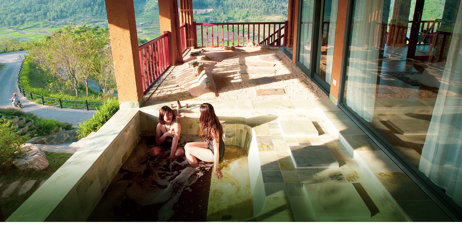 Visitors soak in a hot tub at Le Champ Tu Le Resort Hot Spring & Spa in Van Chan District, Yen Bai Province, Vietnam. Photo: Nam Tran / Tuoi Tre