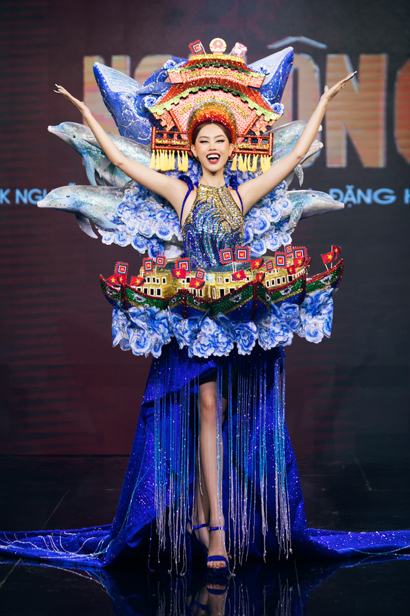 The “Fisherman” costume. Photo: Kieng Can / Tuoi Tre