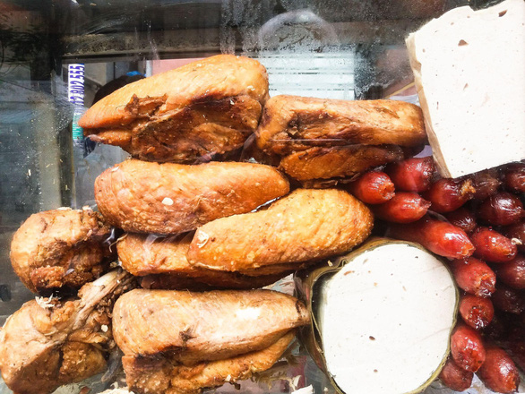 Homemade ingredients are a staple at Xoi ga Co Thu. Photo: Minh Duc / Tuoi Tre