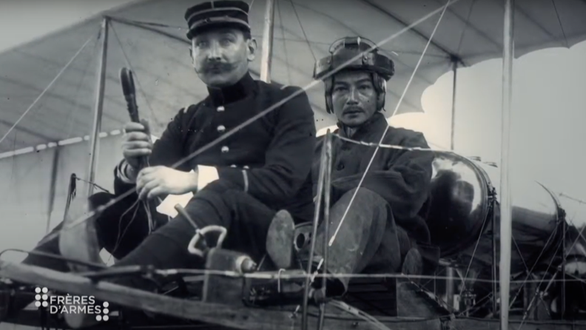 Vietnamese pilot Captain Do Huu Vi (right) is seen in a file photo. Photo: Frères D’Armes