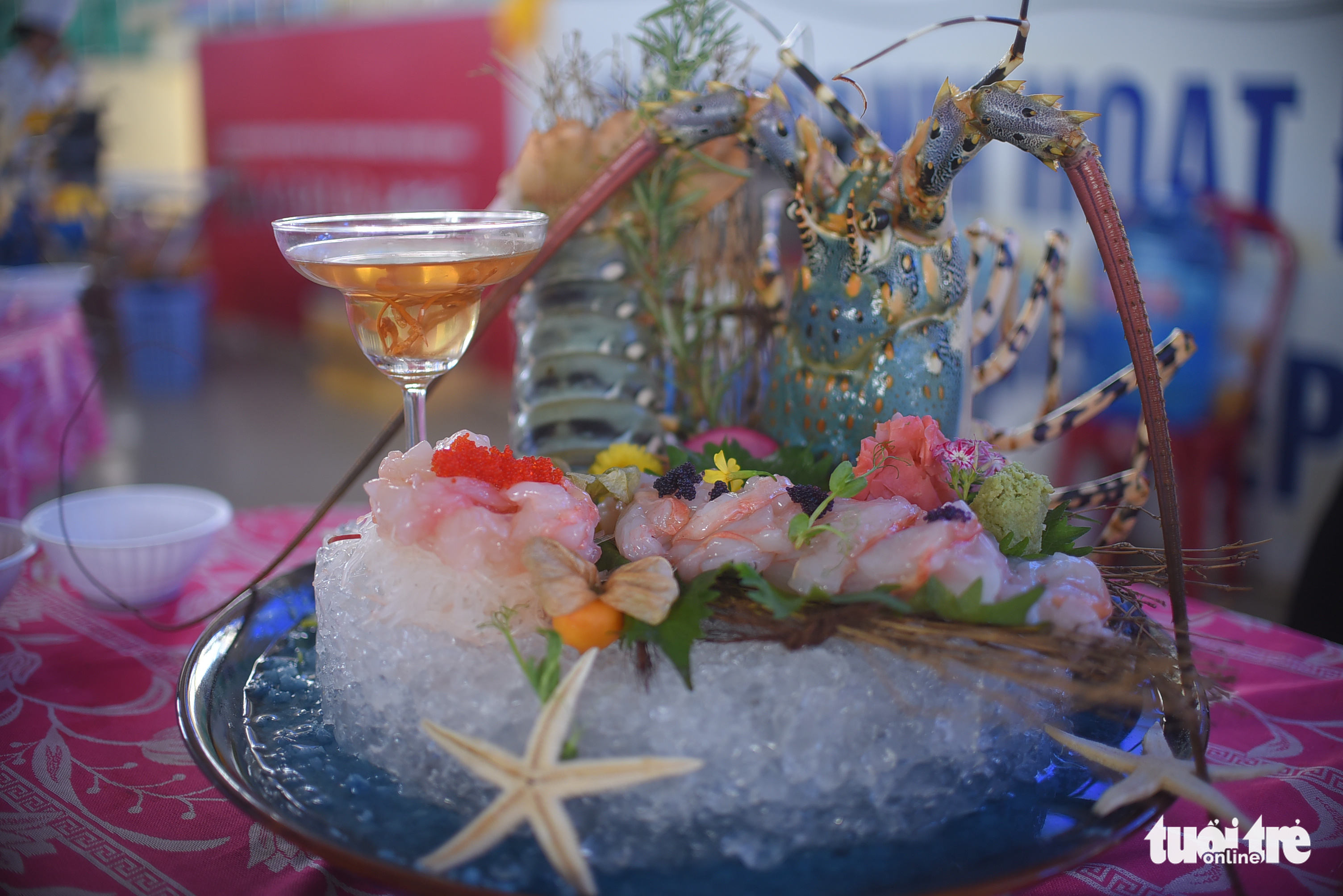 Lobster sashimi on display at a culinary contest in Phu Yen Province, Vietnam, July 31, 2022. Photo: Lam Thien / Tuoi Tre