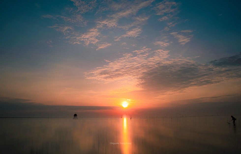 A panoramic view of sunrise at Thuy Xuan Beach, Thai Thuy District, Thai Binh Province, northern Vietnam. Photo: Nguyen Trong Cung / Tuoi Tre