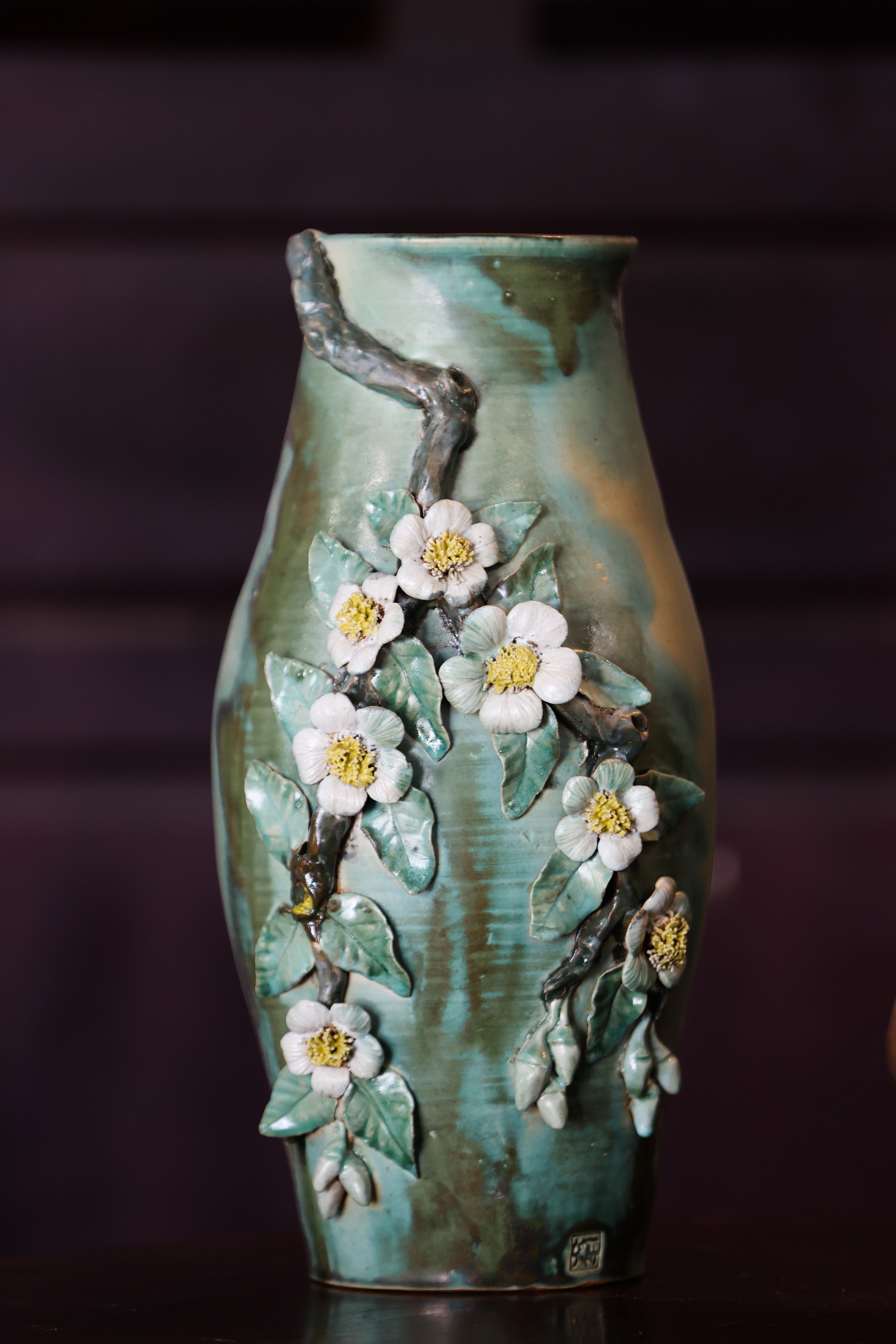 A floral pottery vase made at the Son Thuy pottery-making facility. Photo: Nguyen Khanh / Tuoi Tre