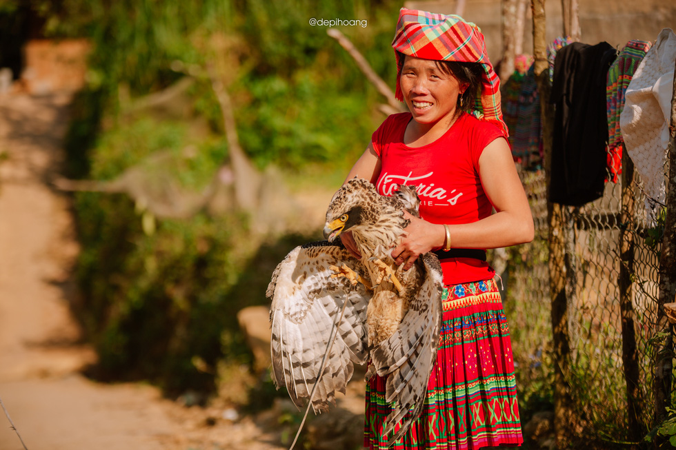 The people in Mu Cang Chai are gentle, friendly, and willing to help visitors. Photo: Hoang Diep / Tuoi Tre