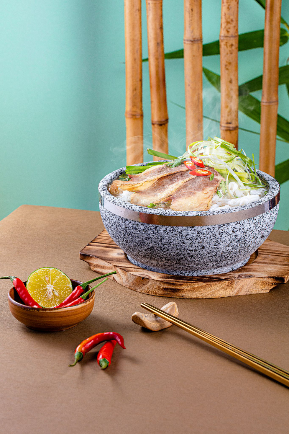 A stone bowl of beef pho looks very tempting. Photo: Nguyen Thanh Nam
