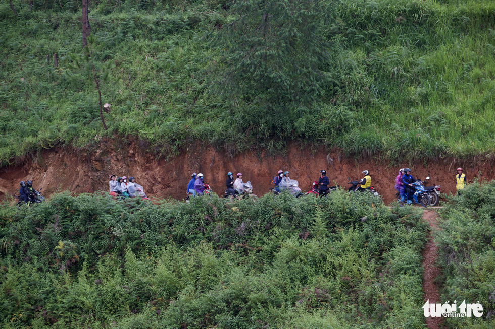 Tourists travel on motorbikes to Mu Cang Chai through Khau Pha Pass. Photo: Nam Tran / Tuoi Tre