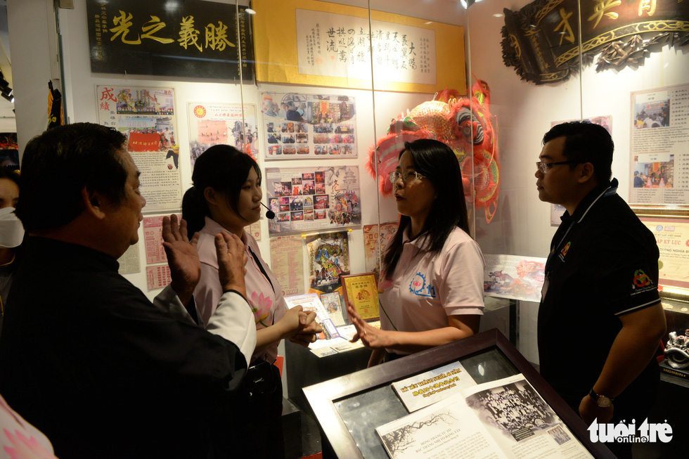 Tourists visit the Singyi Lion Dance troupe in District 11, Ho Chi Minh City. Photo: T.T.D / Tuoi Tre News