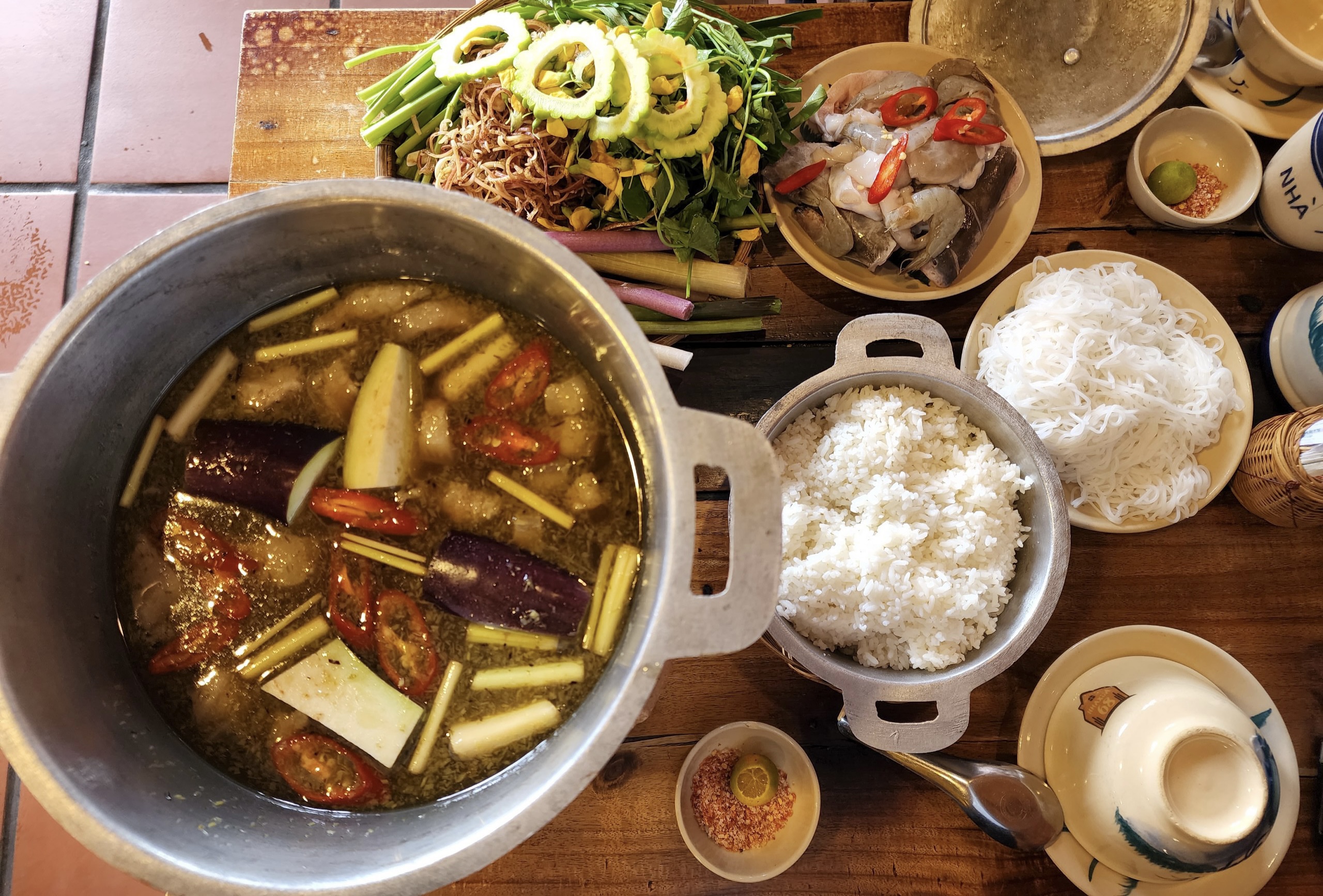  A set of ‘lẩu mắm’ for two served at Nha Xua 68 restaurant in Phu Quoc, Vietnam. Photo: Son Lam / Tuoi Tre News
