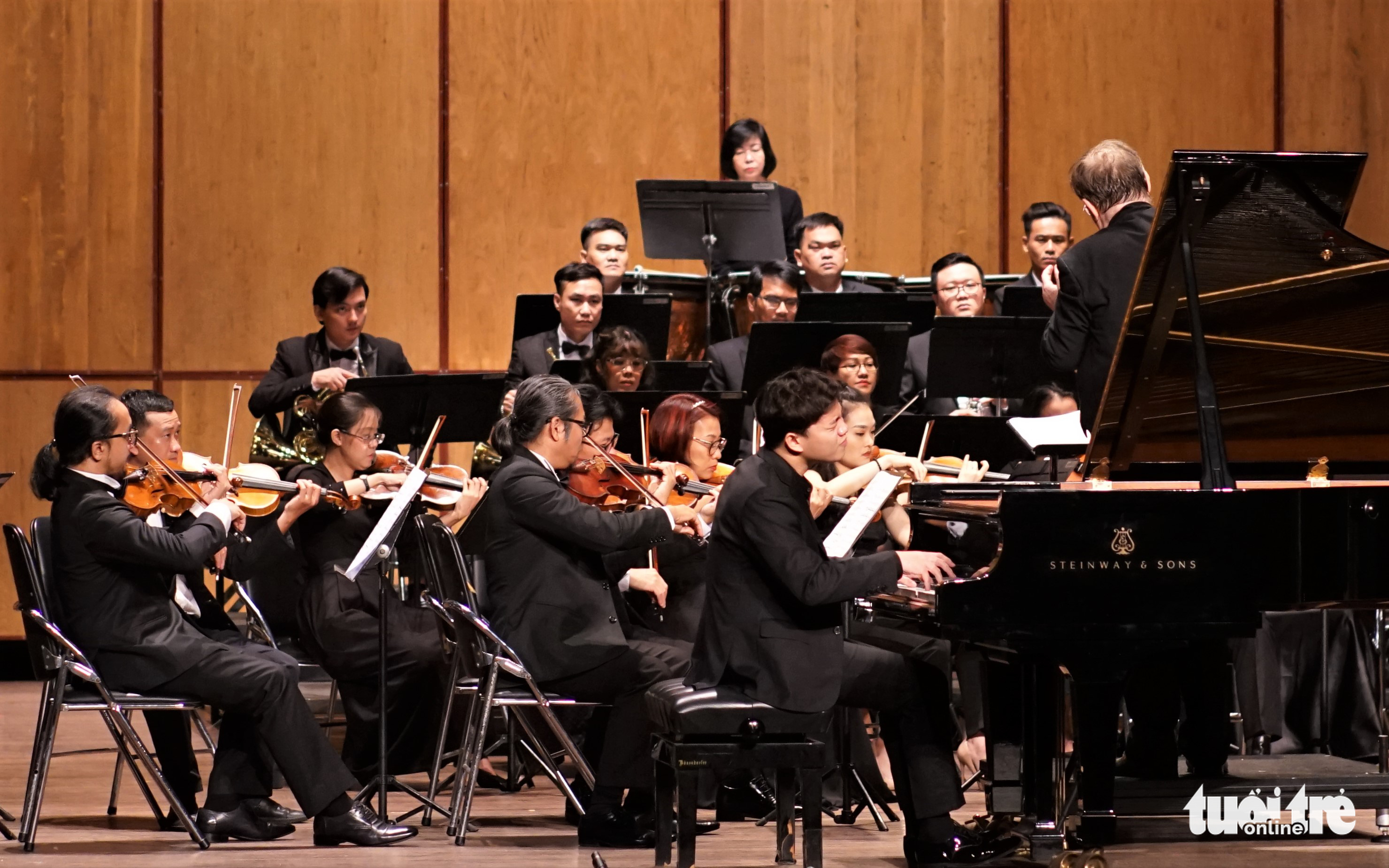 'A night of Chopin' concert is organized at the Municipal Theatre in Ho Chi Minh City, November 19, 2022. Photo: Huynh Vy / Tuoi Tre