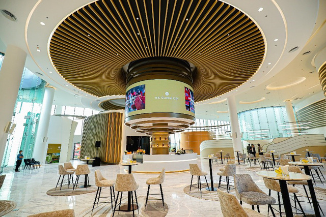 The spacious interior design encompasses exceptionally high ceilings, open-concept common areas, and a wide range of function rooms.