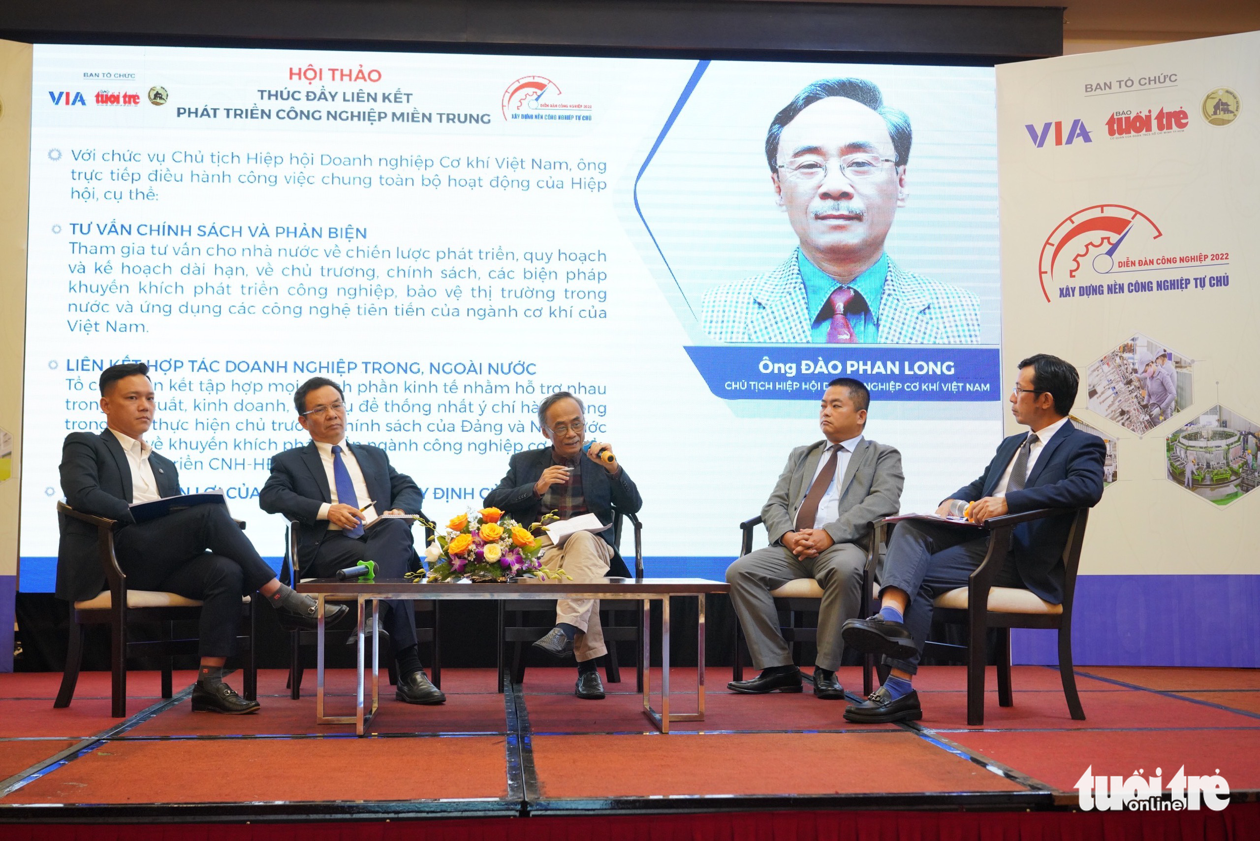 Delegates attend a seminar organized by Tuoi Tre (Youth) Newspaper in Quang Nam Province to promote industrial linkage development in Vietnam’s central region, December 17, 2022. Photo: Huu Hanh / Tuoi Tre