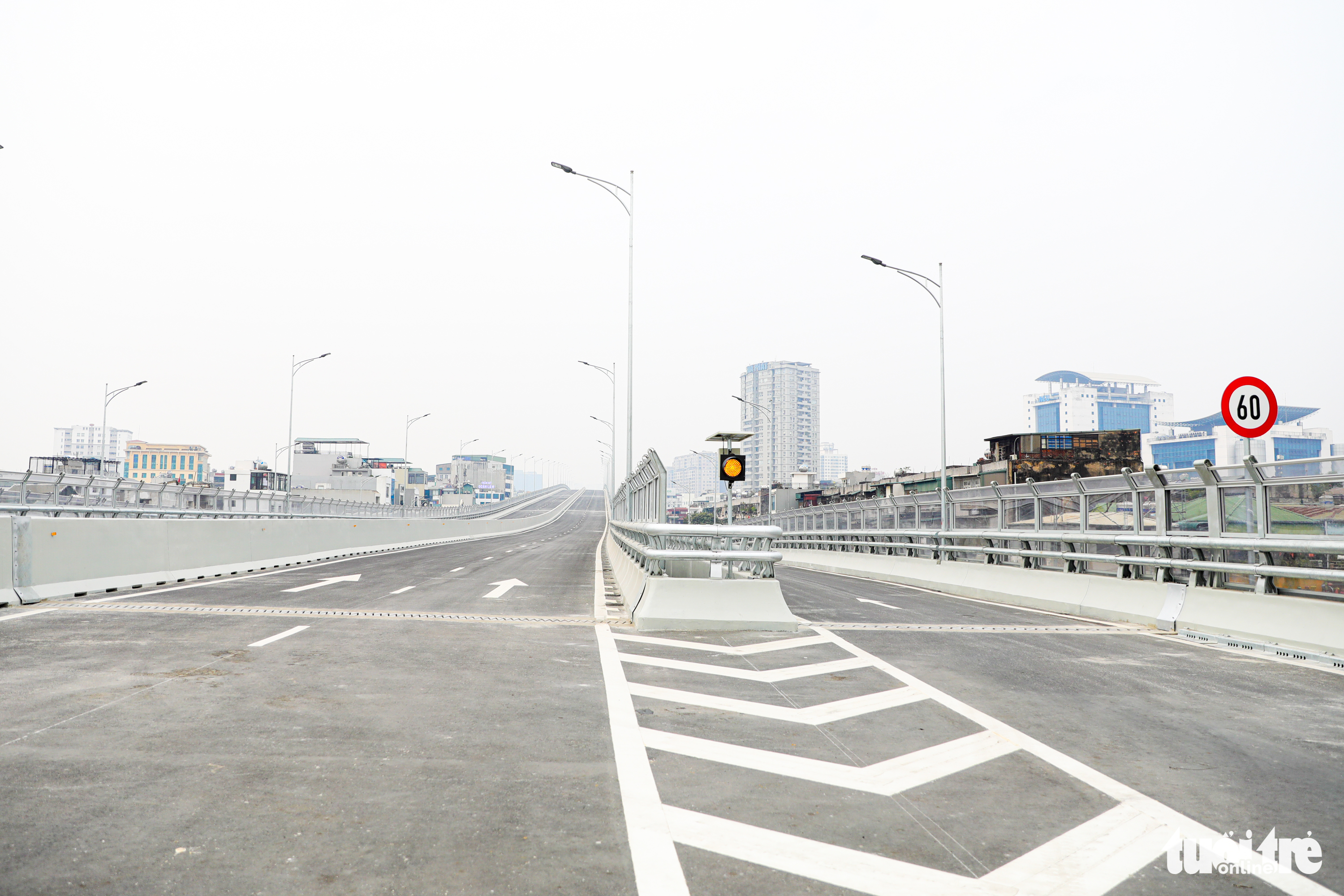 A view of the Nga Tu So - Vinh Tuy Bridge section of the Ring Road 2 project in Hanoi. Photo: Danh Khang / Tuoi Tre
