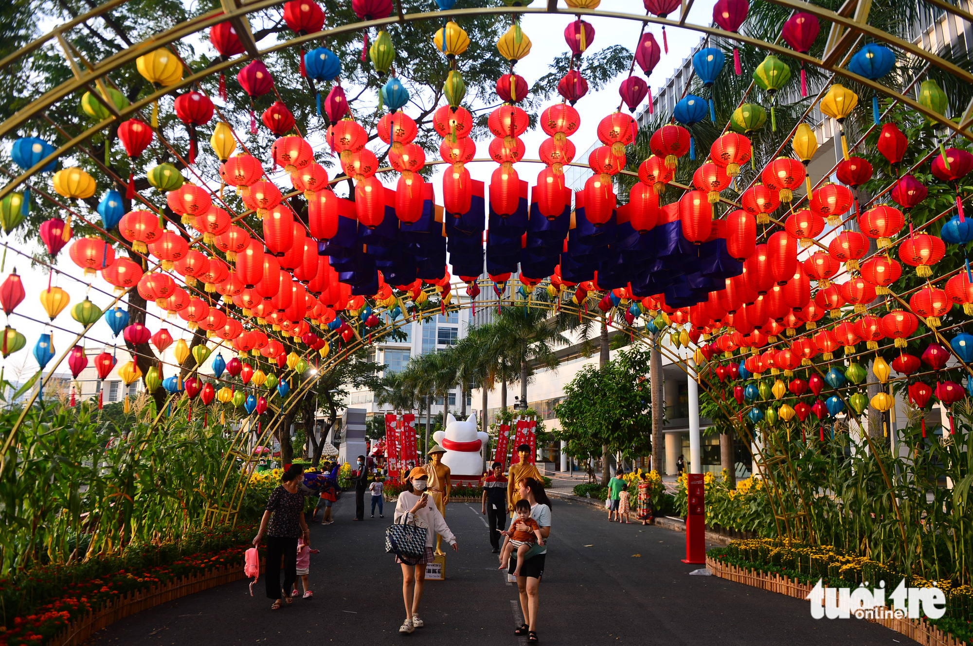 The flower festival in the Phu My Hung New Urban Area in District 7, Ho Chi Minh City will take place from January 15 to 25, 2023, or the 24th day of the 12th lunar month and the 4th day of the first lunar month. Photo: Quang Dinh / Tuoi Tre