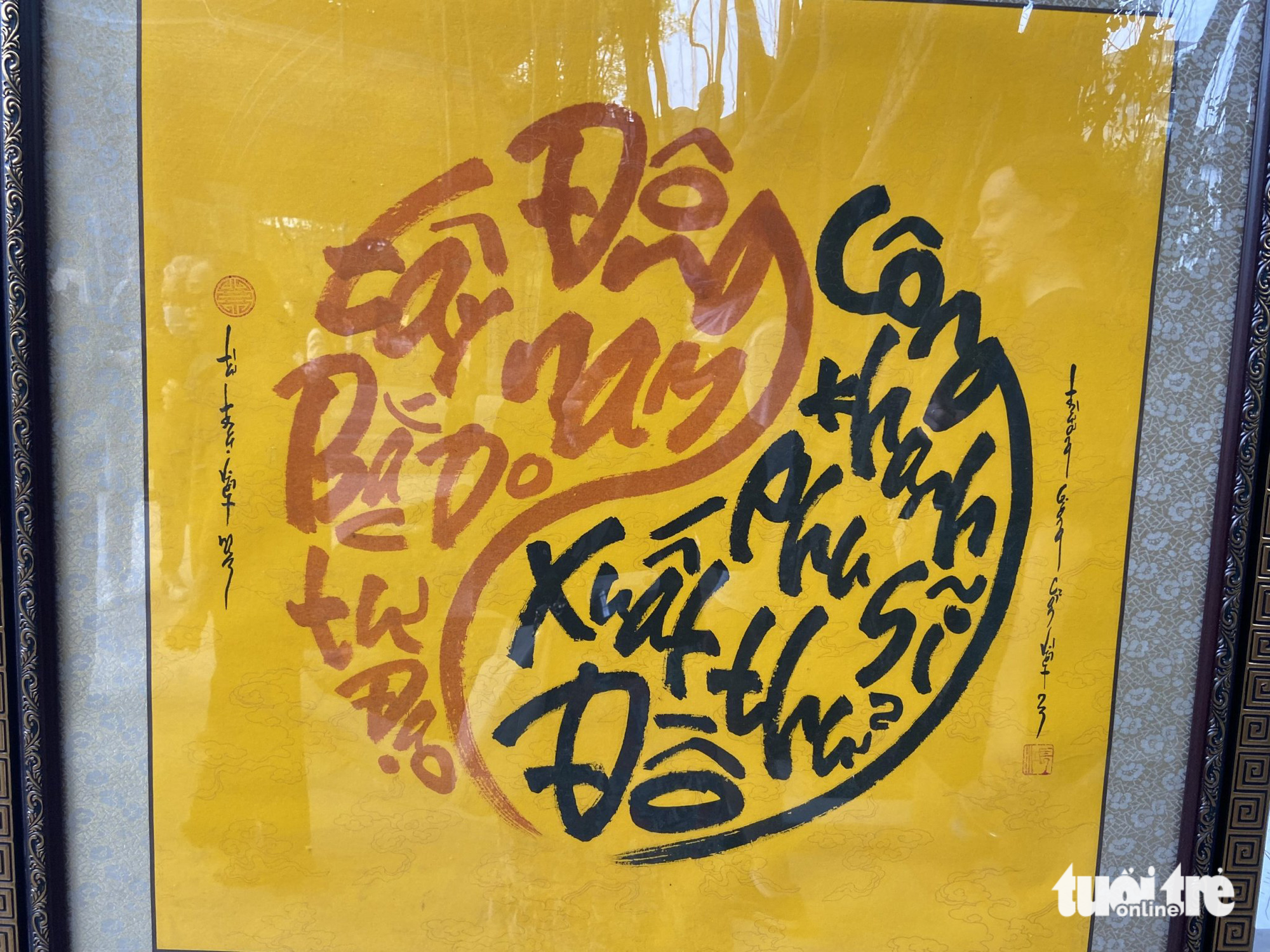 Grill’s piece of calligraphy is displayed at an exhibition at the Spring Calligraphy Festival this year. Photo: T.Dieu / Tuoi Tre