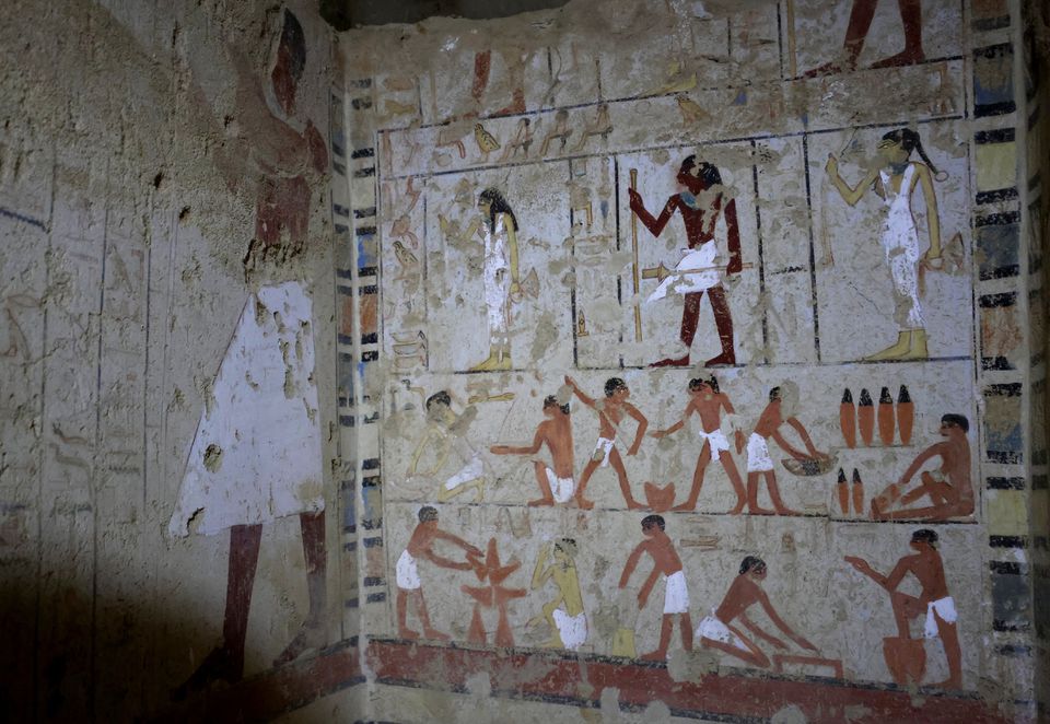 A general view inside a tomb after the announcement of the discovery of 4,300-year-old sealed tombs in Egypt's Saqqara necropolis, in Giza, Egypt, January 26, 2023. Photo: Reuters