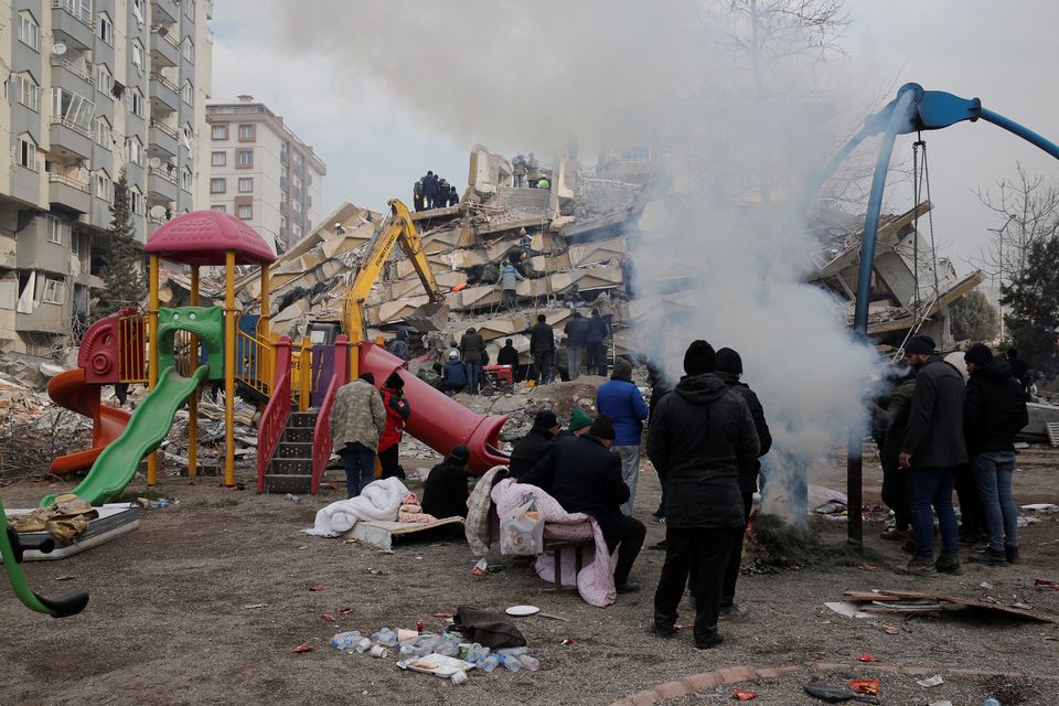 Rescuers work amid rubble in the aftermath of a deadly earthquake in Kahramanmaras, Turkey February 10, 2023. Photo: Reuters