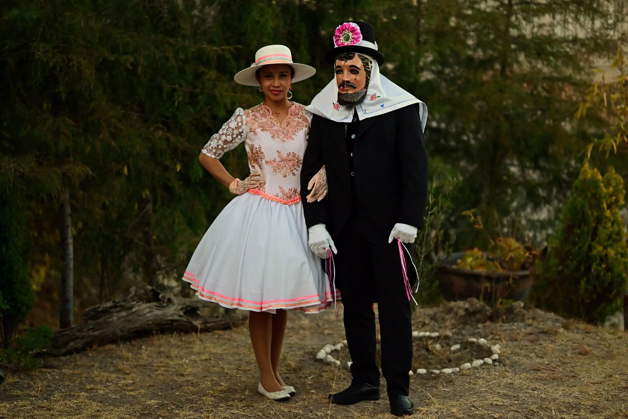 Men imitate the dandy style of the European colonizers and women wear the flowing dresses and elaborate hats of European ladies. Photo: AFP