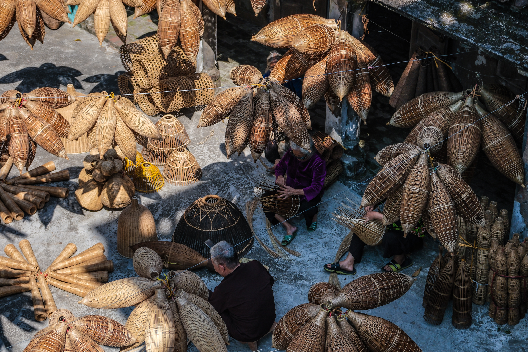 The đó (bamboo fishing traps) making village in Thu Sy Commune, Hung Yen Province, is more than 200 years old. Photo: Nam Tran / Tuoi Tre News
