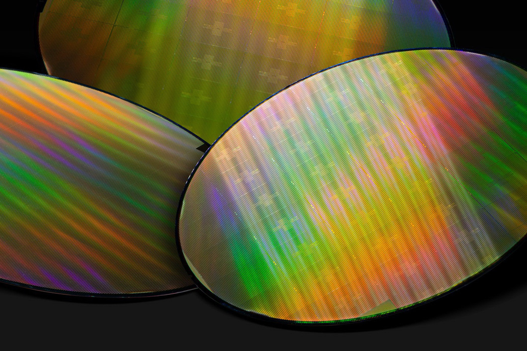 First wafers of FPT Semiconductor. Photo: fpt.com.vn