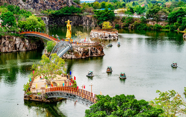 A bird’s eye view of the Ong Thoai Lake tourist area in Sap Mountain in Thoai Son District. Photo: An Giang Department of Culture, Sports and Tourism