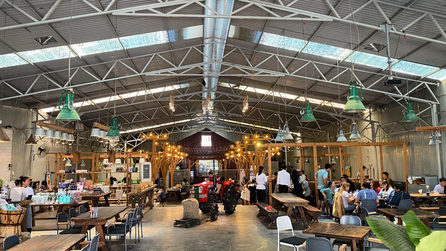 Aside from serving specialty coffee made in Da Lat, La Viet offers lunch meals starting at VND60,000 ($2.56). Photo: Mai Vinh / Tuoi Tre