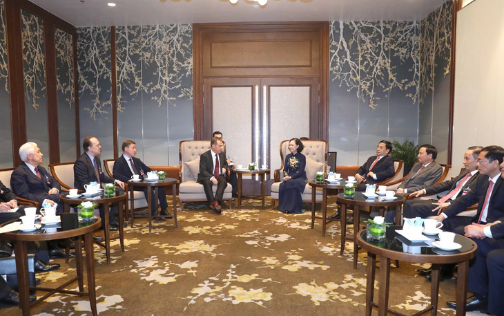 Truong Thi Mai, permanent member of Party Central Committee’s Secretariat, receives United Russia Party Chairman Dmitry Medvedev. Photo: Vietnam News Agency