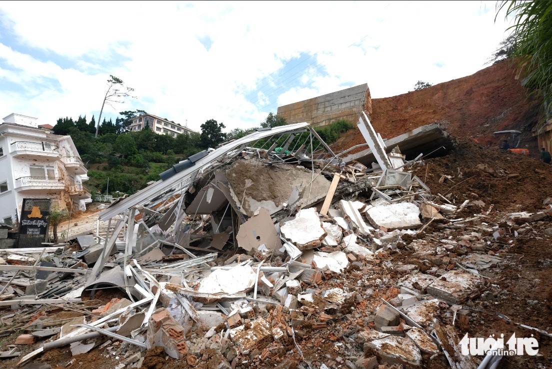 Debris from a house destroyed by a fatal landslide on June 29, 2023 in Da Lat City, located in Vietnam’s Central Highlands province of Lam Dong. Photo: M.V / Tuoi Tre