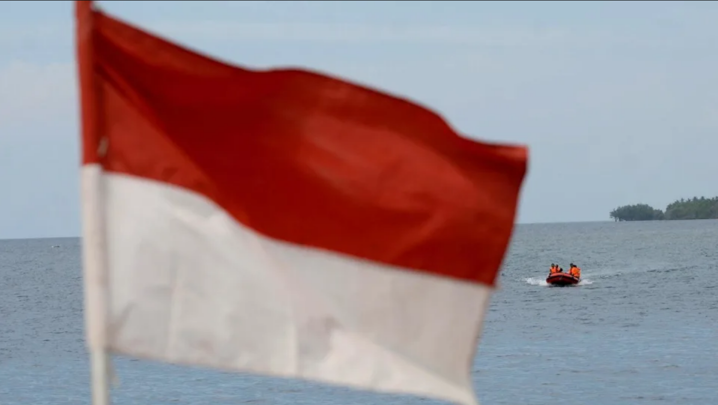 4 dead, 38 missing after ferry sinks near Indonesia's Bali, agency says - Ảnh 2.