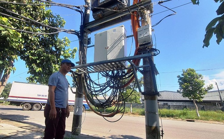 Quang Ngai Power Company says it has reported customers’ proposal to calculate the consumed power volumes on a six-month or a-year basis to higher authorities. Photo: Tran Mai / Tuoi Tre