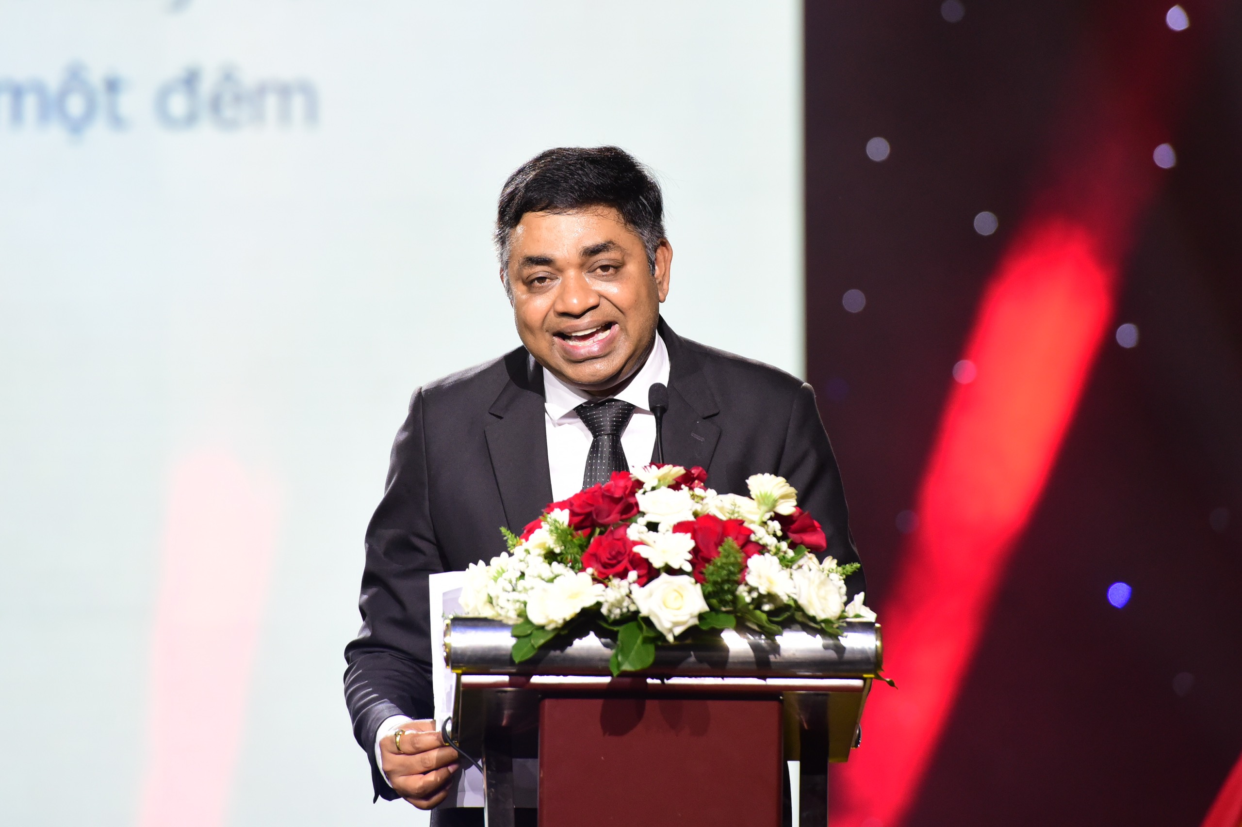 Madan Moha Sethi, Consul General of India in Ho Chi Minh City speaks at the opening ceremony of Namaste Vietnam 2023 Festival, August 12, 2023. Photo: Duyen Phan / Tuoi Tre News