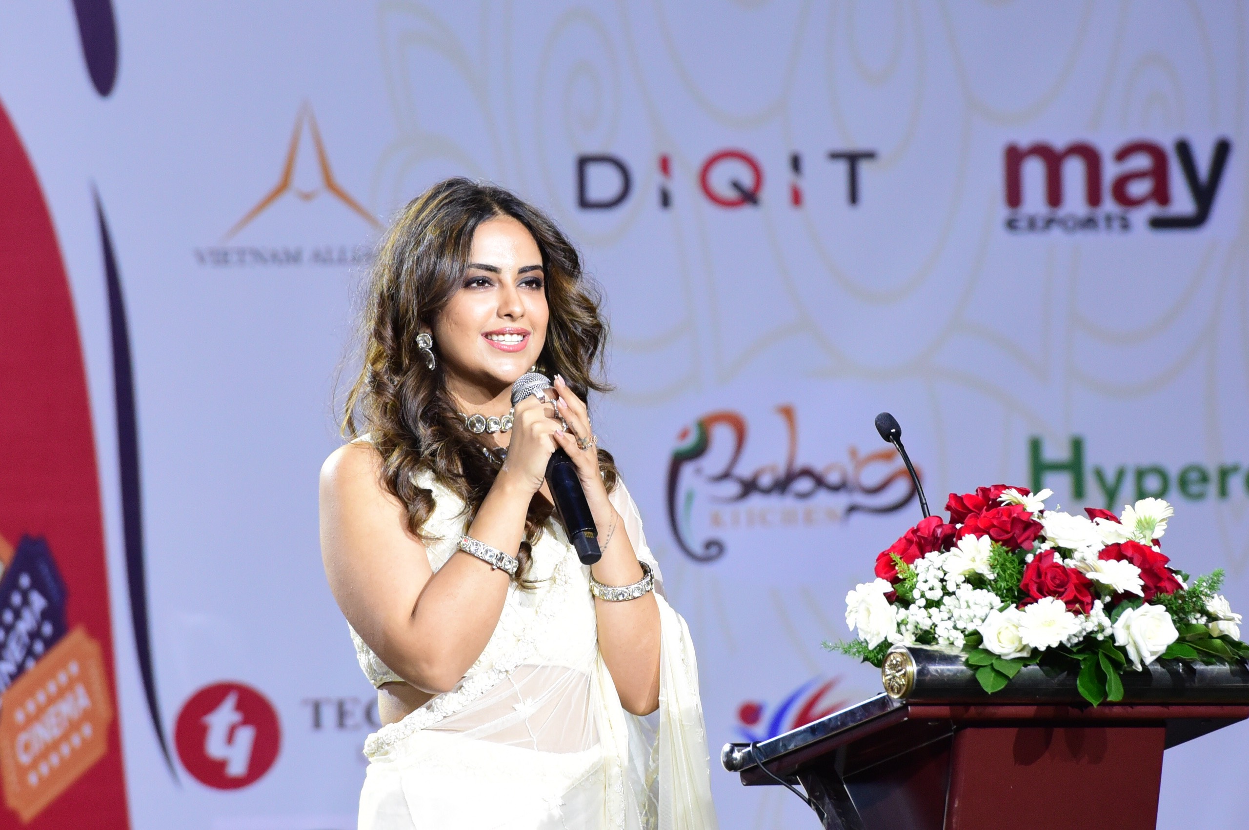 Avika Gor – star actress of the popular Indian TV series Balika Vadhu – thanks her Vietnamese fans during the opening ceremony of Namaste Vietnam 2023 Festival, August 12, 2023. Photo: Duyen Phan / Tuoi Tre News