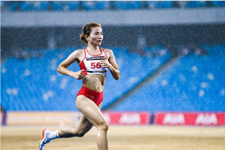 早割ex Vietnamese World 2023 attend to Oanh Thi Nguyen runner ラケット