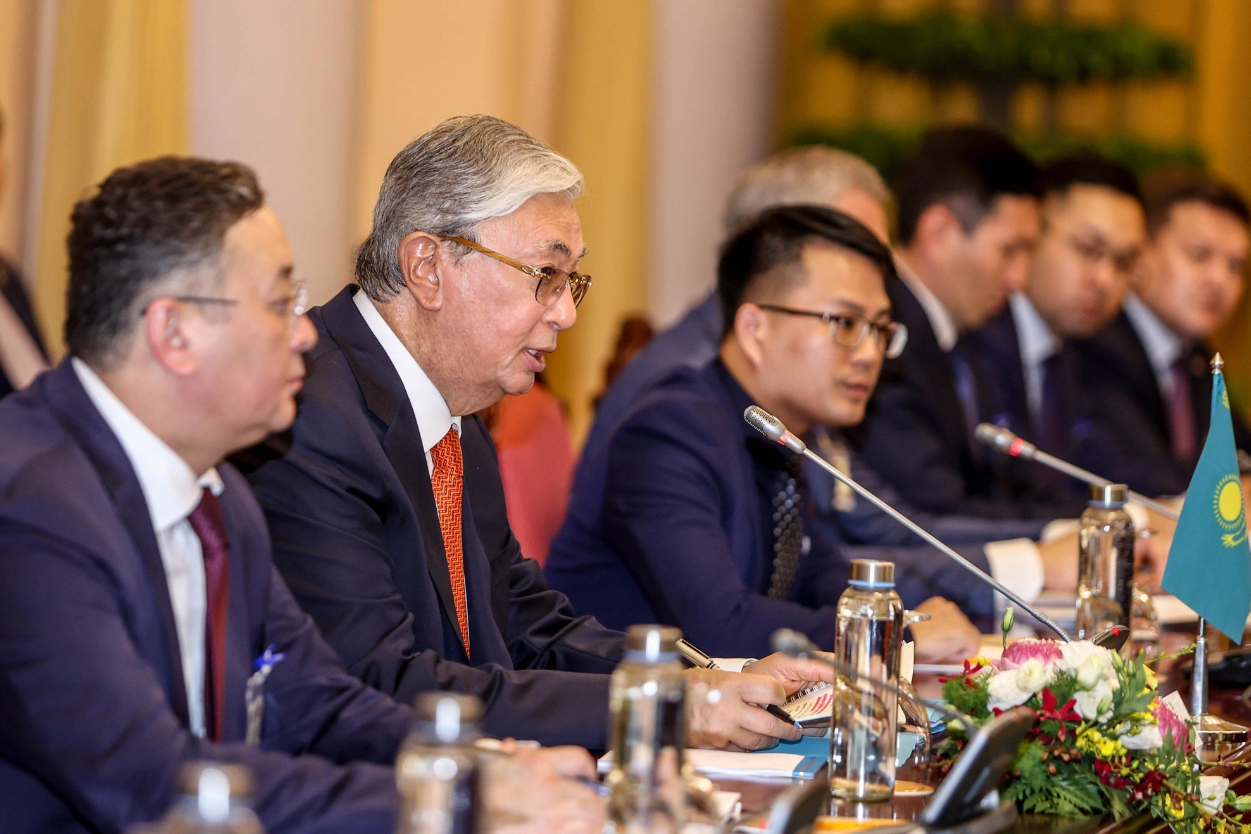 Ambassador of Kazakhstan in Vietnam Yerlan Baizhanov said that during President Tokayev’s trip to Vietnam, the two nations will sign 10 cooperation agreements. Photo: Nguyen Khanh / Tuoi Tre