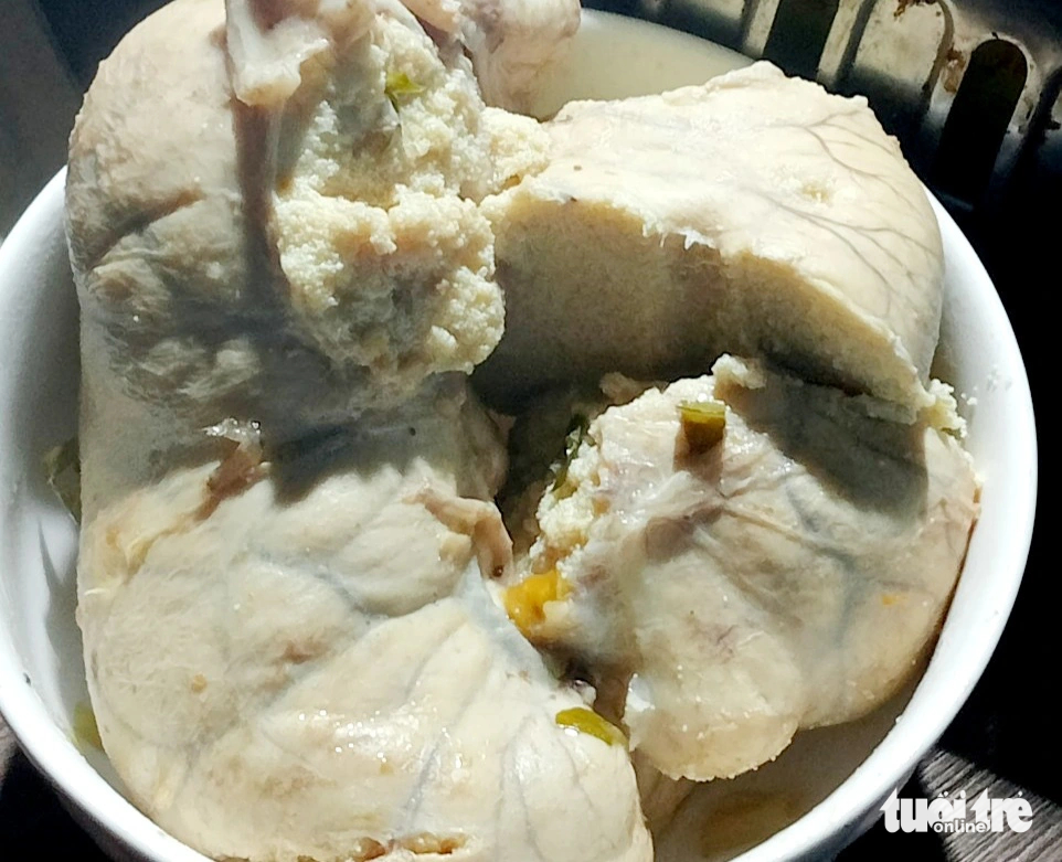 The puffer fish roe that the three fishermen consumed and got poisoned. Photo: Chi Cong / Tuoi Tre