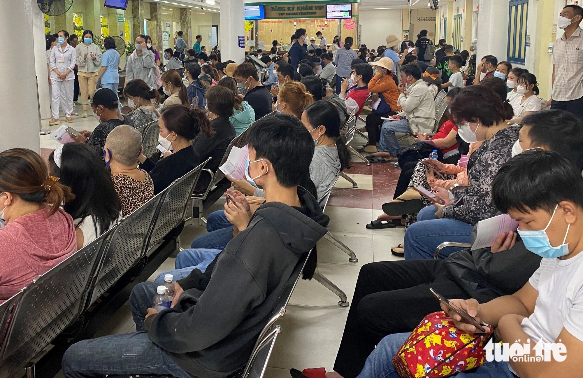 Online therapy market booms in Vietnam, prompts expert warning of mental health risks- Ảnh 1.
