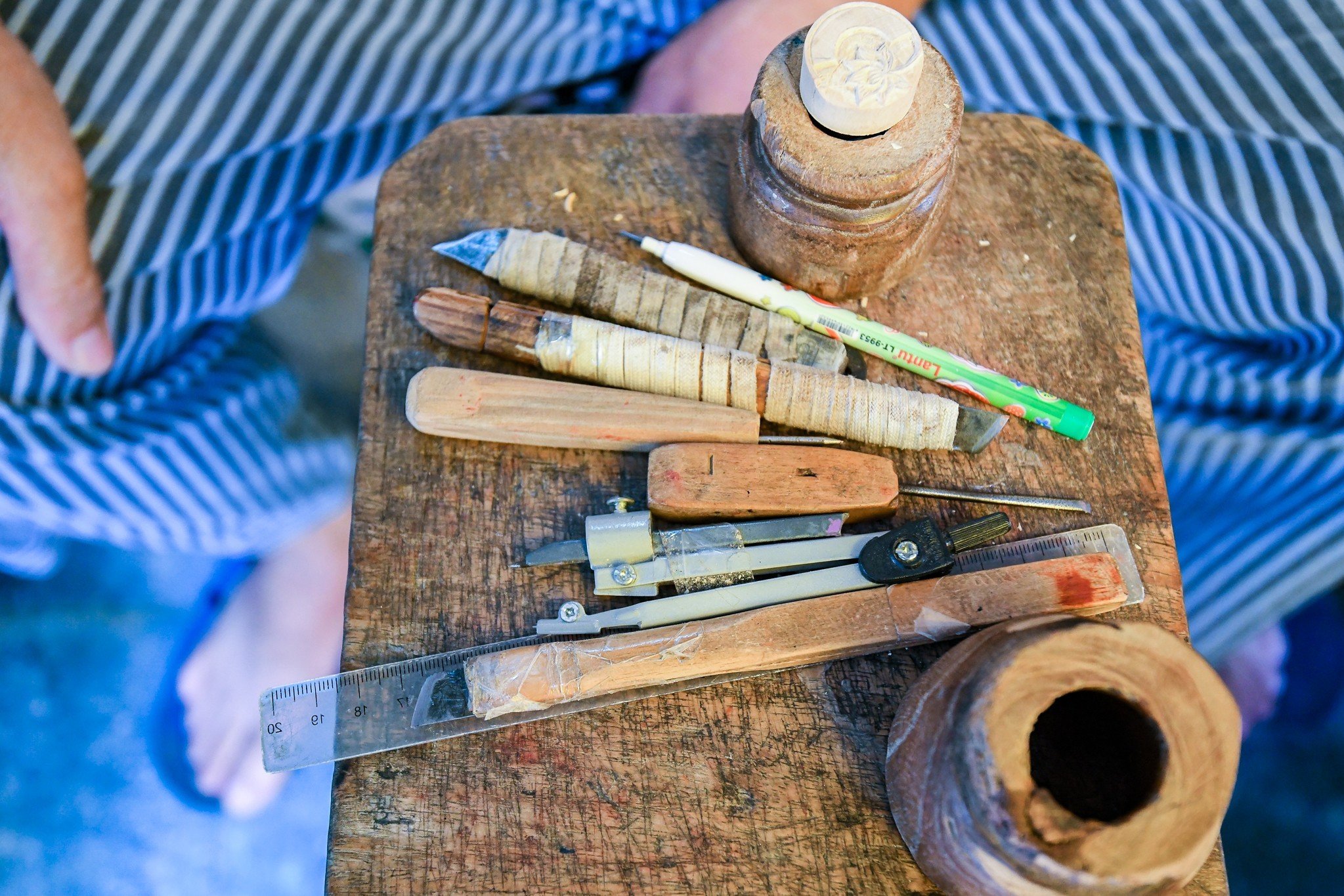 A set of tools Toan uses to make wooden stamps at his shop. Photo: Nam Tran / Tuoi Tre News