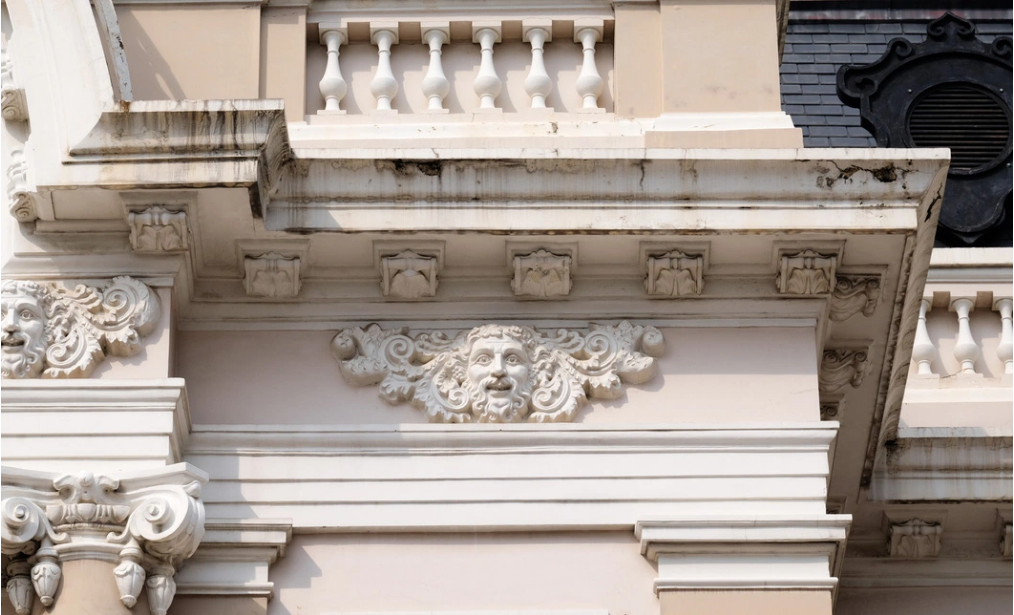 The building will be repaired until 2026. The city will make a prefeasibility report for the renovation project his year, seek the approval for the project and its design next year, and execute the project from 2025.