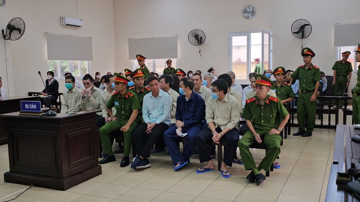Defendants in the court room. Photo: Ba Son / Tuoi Tre