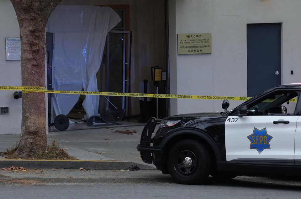 San Francisco police fatally shoot driver of car that crashed into ...