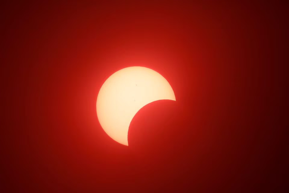 The annular solar eclipse is seen in Brasilia, Brazil October 14, 2023. Photo: Reuters