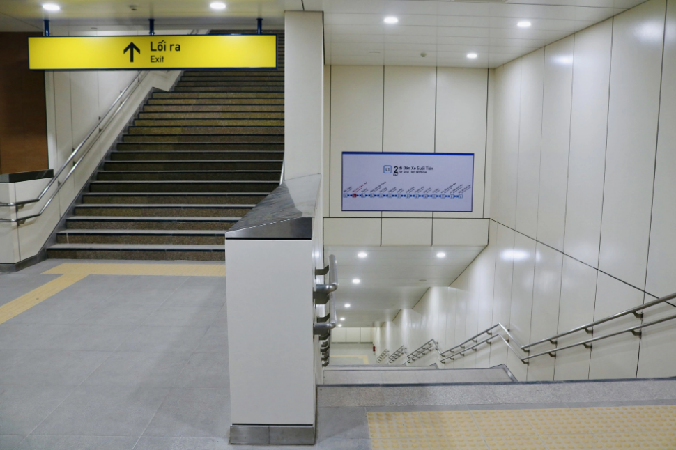 Staircases at the underground Opera House station of Ho Chi Minh City’s first metro line are ready to serve passengers. Photo: MAUR